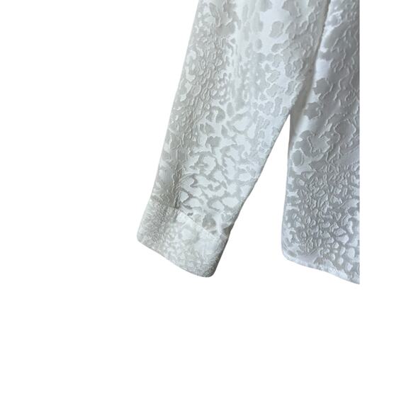 TALBOTS PETITE BUTTON DOWN SHEER CHETAH EMBOSSED PRINT BLOUSE - Picture 5 of 8